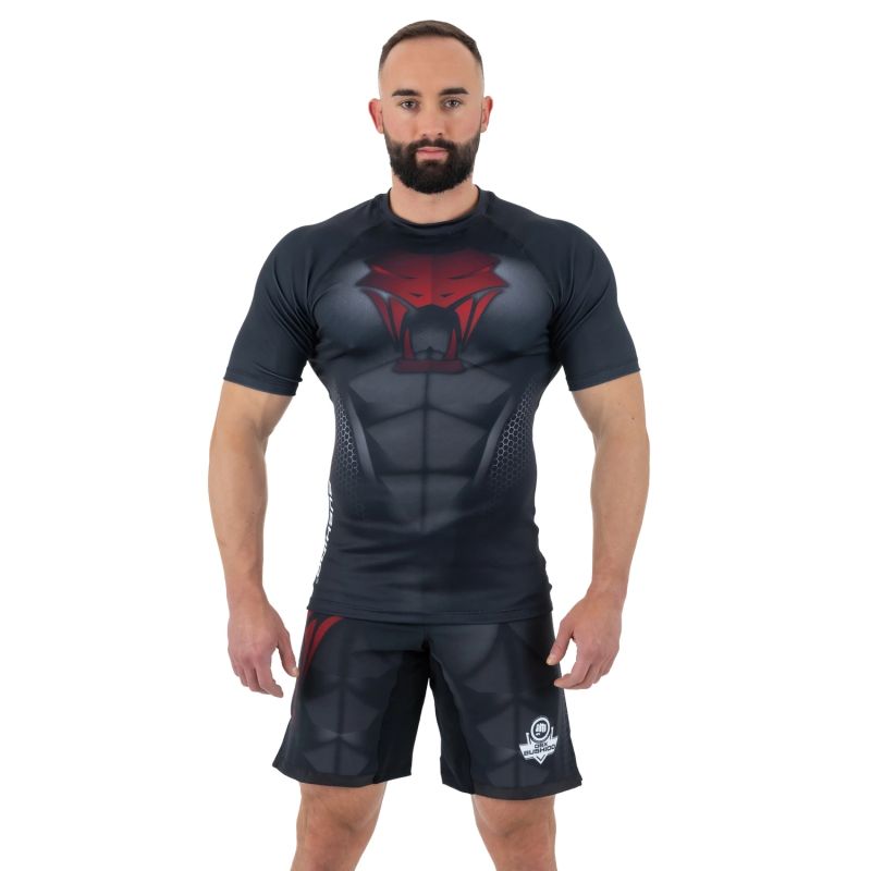 The "Snake" compression Rashguard shirt is made of DBX MORE DRY M material.