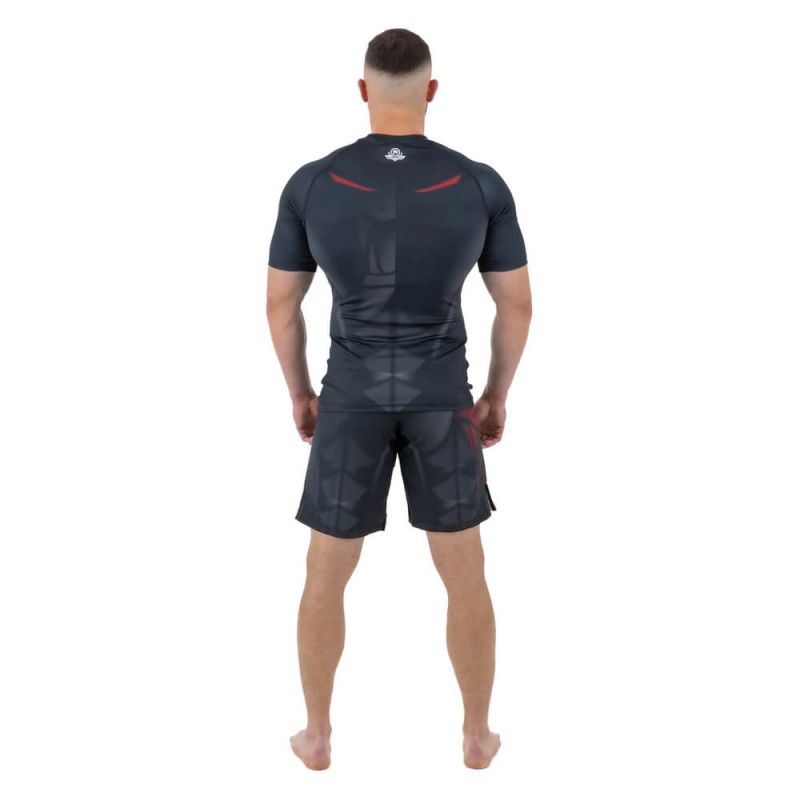 The "Snake" compression Rashguard shirt is made of DBX MORE DRY M material.