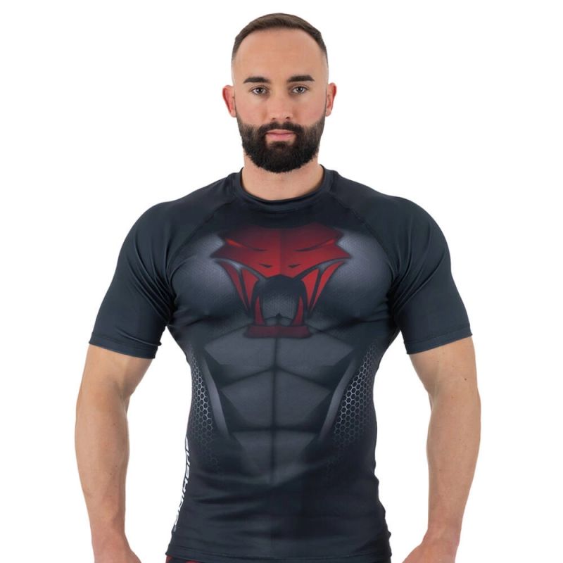 The "Snake" compression Rashguard shirt is made of DBX MORE DRY M material.